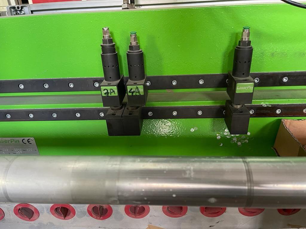 Folie perforată pentru ambalare flow pack, produsă de VLM Poliplast